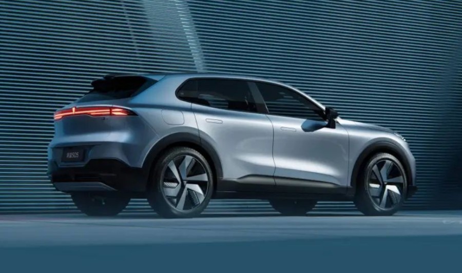 深蓝 S05 新版型上市：12.99 万起配宁德电池，续航 620km