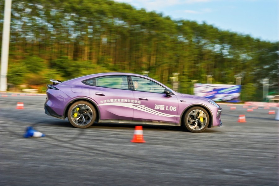 征服南宁!深蓝L06“公路磁悬浮”驾控体验营完美收官 征服南宁!深蓝L06“公路磁悬浮”驾控体验营完美收官