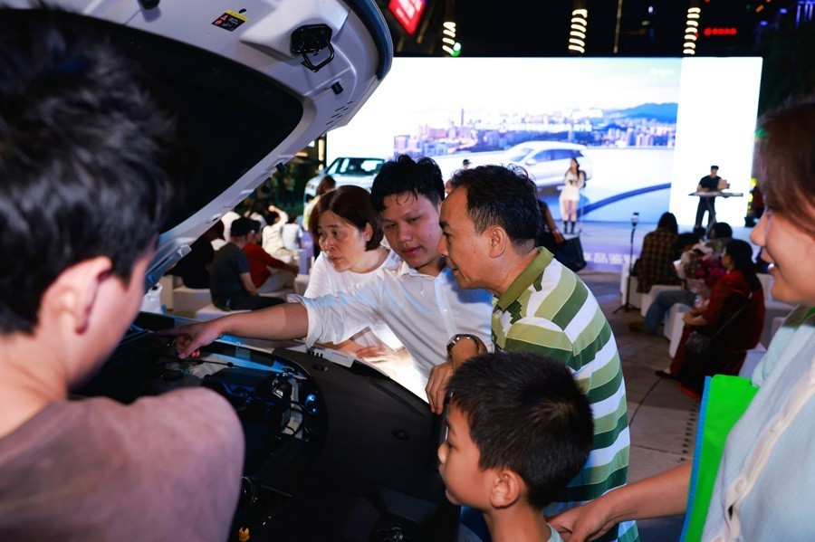 .99万起,2026款比亚迪宋Pro DM-i飞驰版 南宁上市交付 9.99万起,2026款比亚迪宋Pro DM-i飞驰版 南宁上市交付