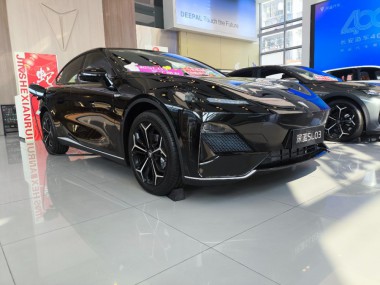 2025款深蓝SL03外观图