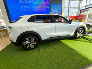 2024款深蓝S05外观图