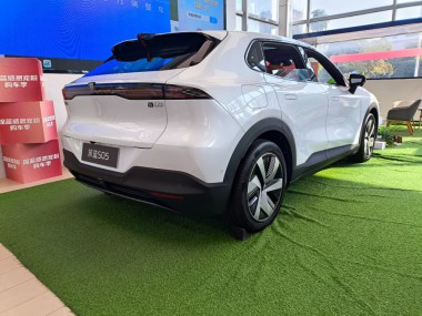 2024款深蓝S05外观图